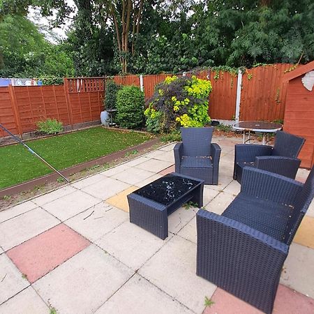 Dalton House - Three Bedroom Property Stretford Free Parking Near The Trafford Centre Μάντσεστερ Εξωτερικό φωτογραφία