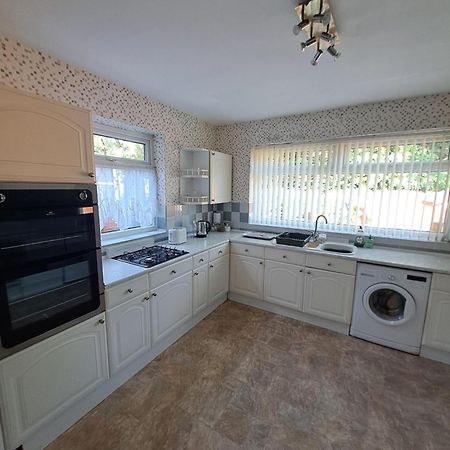 Dalton House - Three Bedroom Property Stretford Free Parking Near The Trafford Centre Μάντσεστερ Εξωτερικό φωτογραφία